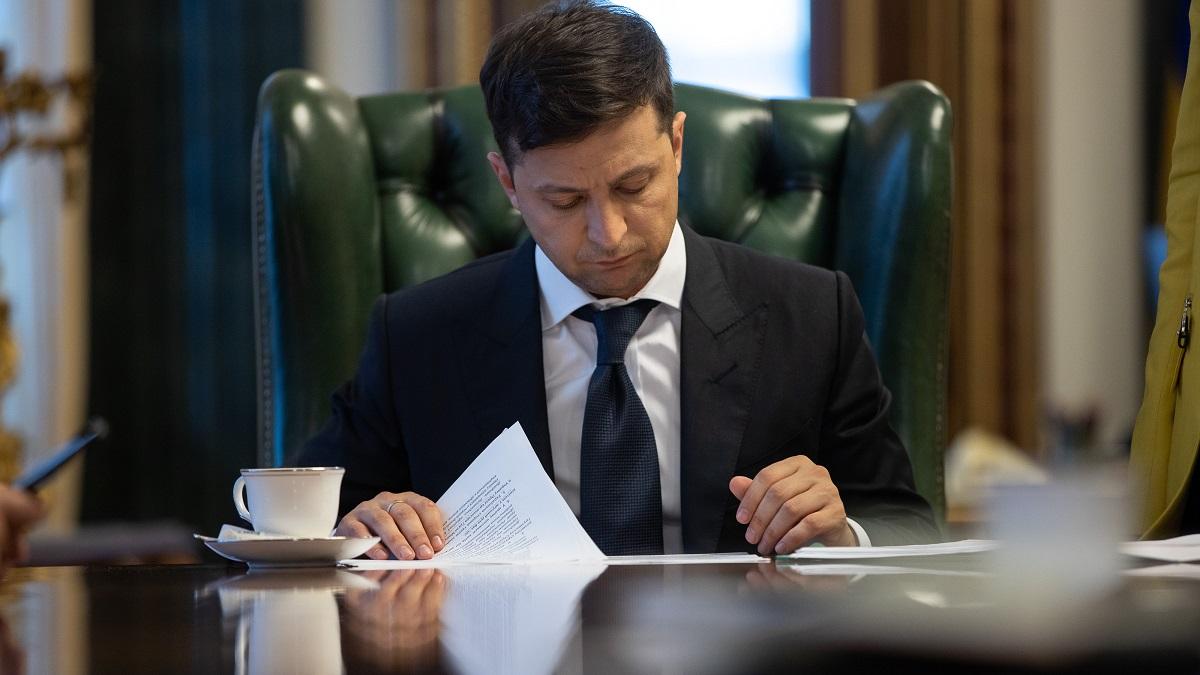 Володимир Зеленський підписав закон про забезпечення додаткових соціальних та економічних гарантій у зв’язку з поширенням коронавірусу 